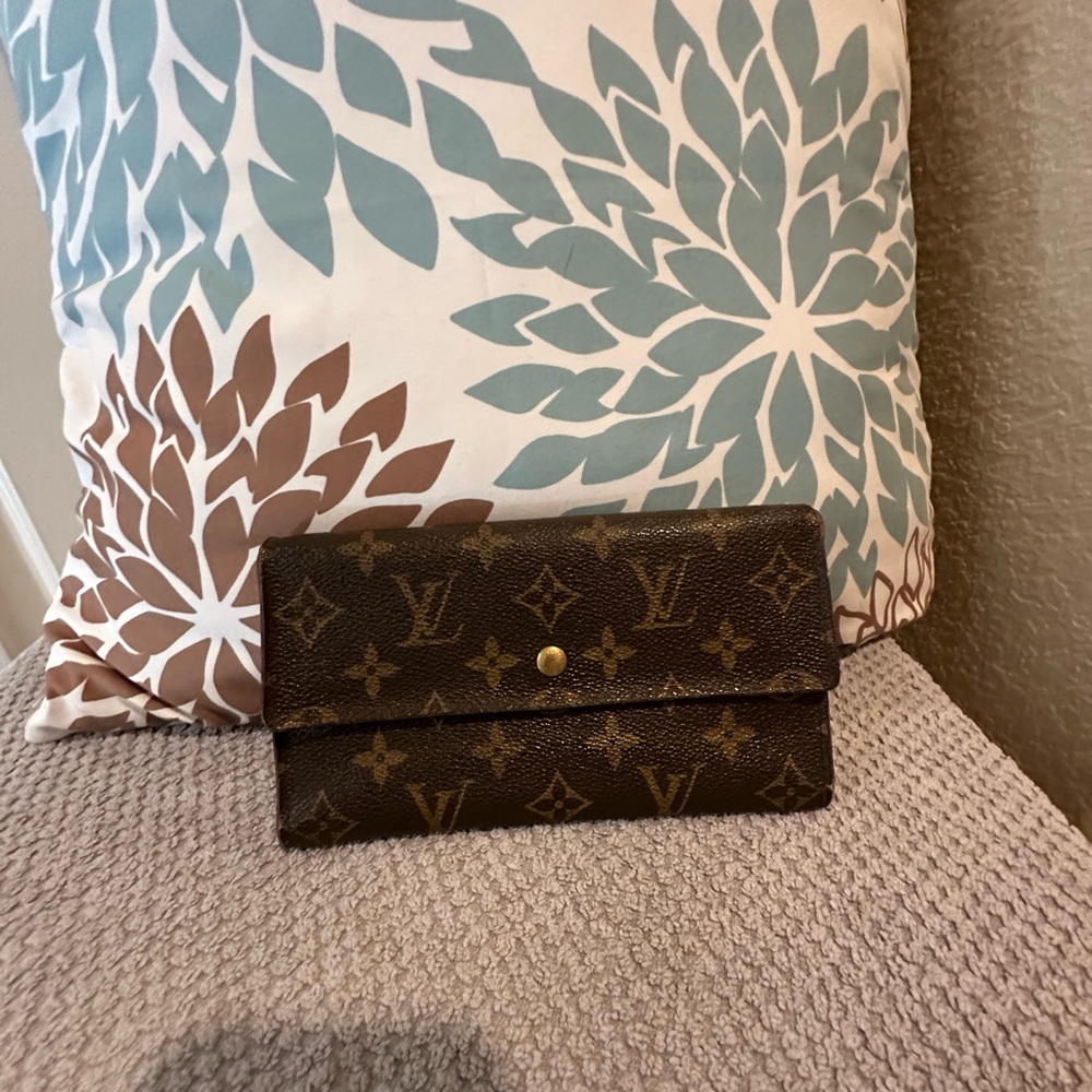 Louis Vuitton Porte Monnaie Bill wallet